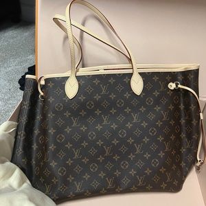 Authentic Brand New never worn Louis Vuitton Never Full GM Peony Lining.